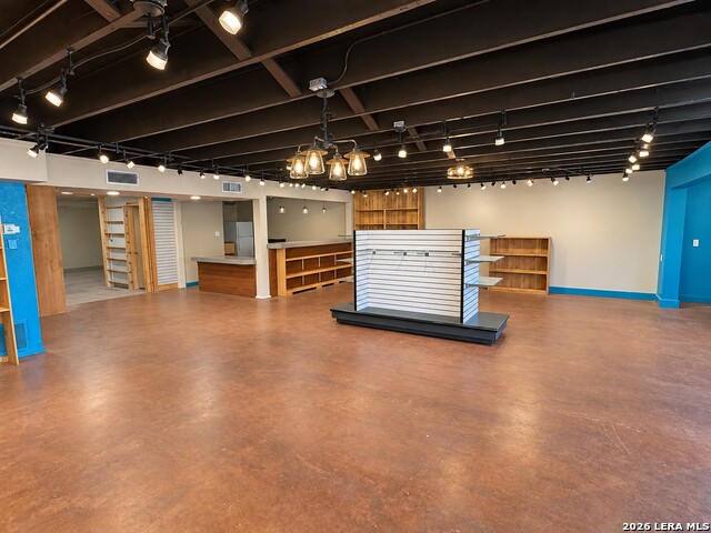 516 N Teel Property Photo 8
