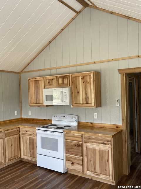 3795 Forest Trail Dr Property Photo 4