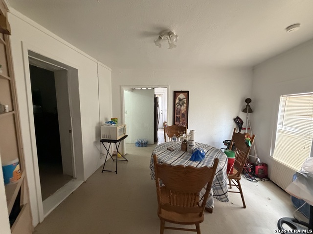 714 Webster St Property Photo 4