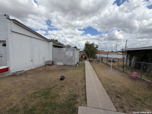 714 Webster St Property Photo 9