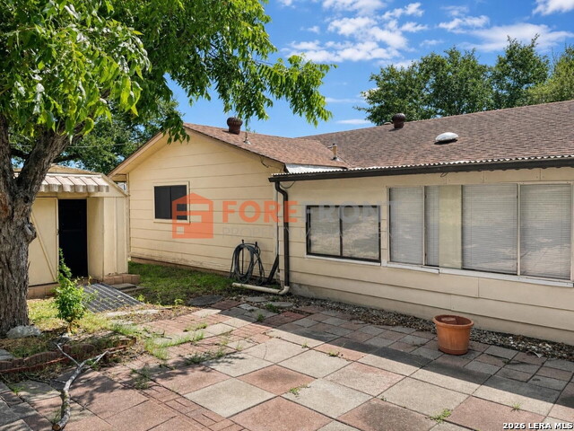 7845 Village Oak Property Photo 5