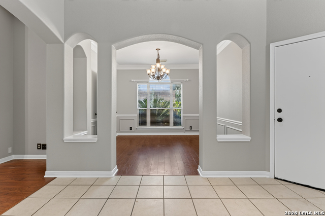 1637 Ebony Ln Property Photo 4