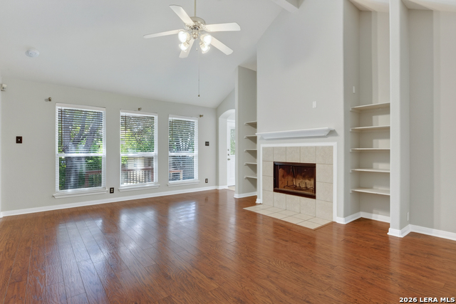 1637 Ebony Ln Property Photo 5
