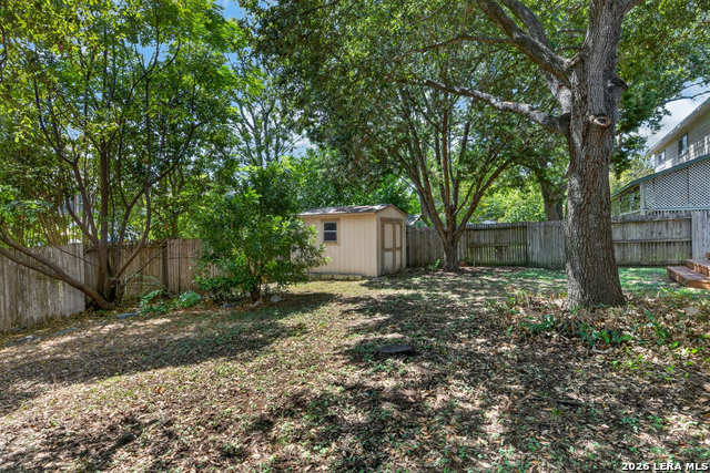 1637 Ebony Ln Property Photo 27