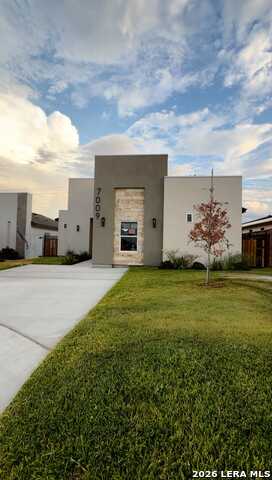 7009 Molinos Dr Property Photo 1