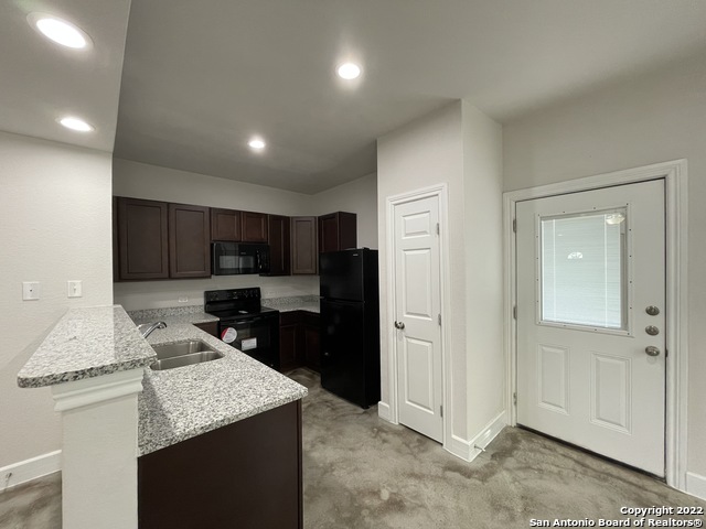 7311 Colina Way Property Photo 4