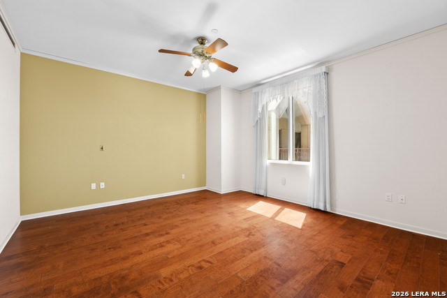 1 Towers Park Ln Property Photo 15