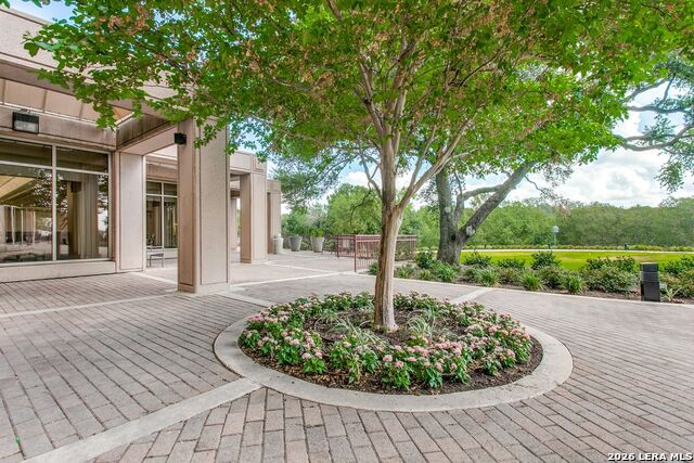 1 Towers Park Ln Property Photo 41