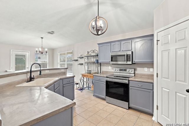 9914 Mustang Isle Property Photo 3