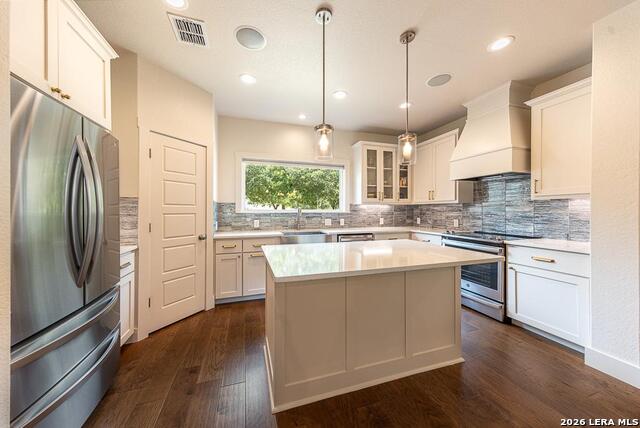 1175 Lavaca Property Photo 4