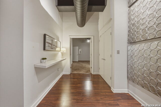 214 E Travis St Property Photo 9