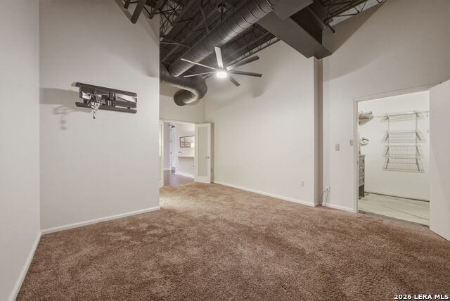 214 E Travis St Property Photo 23