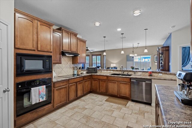 1301 Magellan Property Photo 6