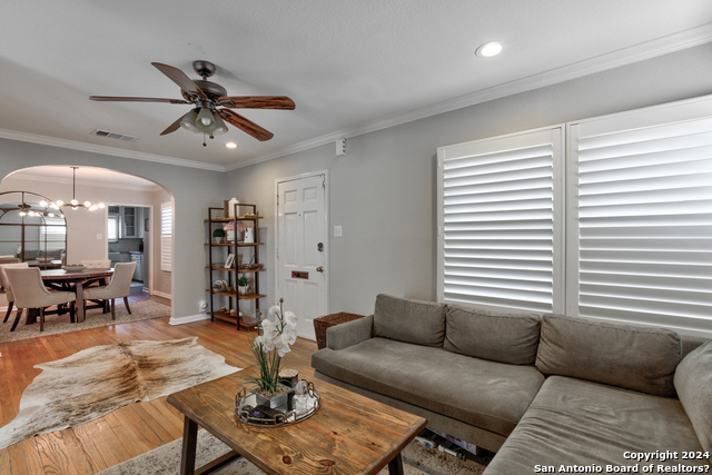356 Larchmont Dr Property Photo 4