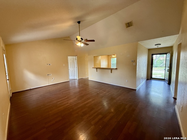 302 Renee Dr Property Photo 3