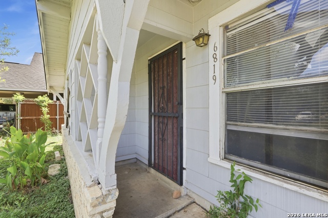 6819 Merry Oaks Dr Property Photo 1