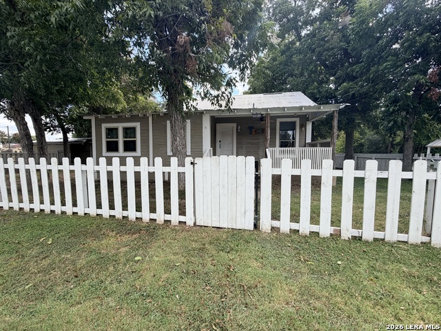 793 N Houston Ave Property Photo 2