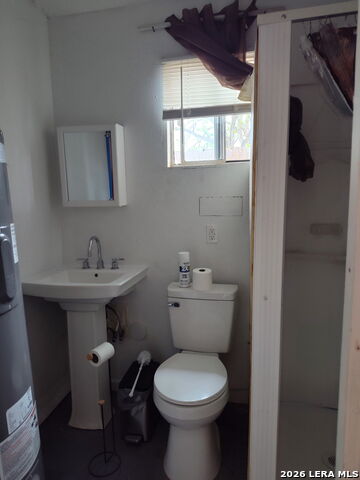 1305 Vickers Ave Property Photo 10