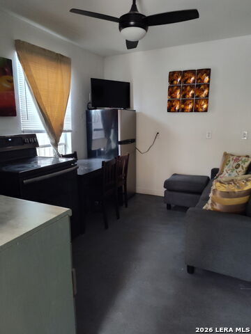 1305 Vickers Ave Property Photo 11