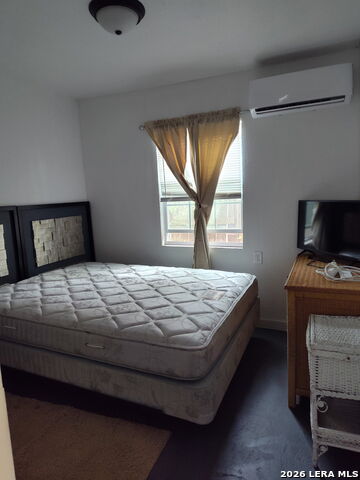 1305 Vickers Ave Property Photo 12