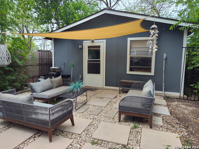 1305 Vickers Ave Property Photo 14