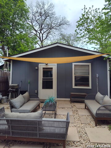 1305 Vickers Ave Property Photo 15