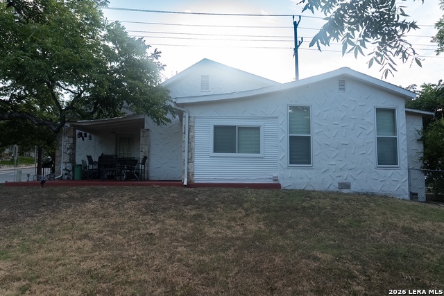 133 W Huisache Ave Property Photo 3