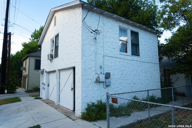 133 W Huisache Ave Property Photo 13