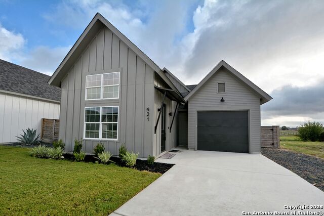 421 CONSTANCE DR Property Photo 1