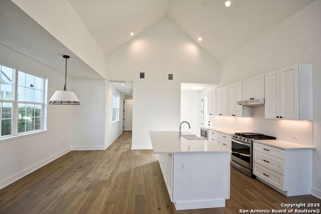 421 Constance Dr Property Photo 6