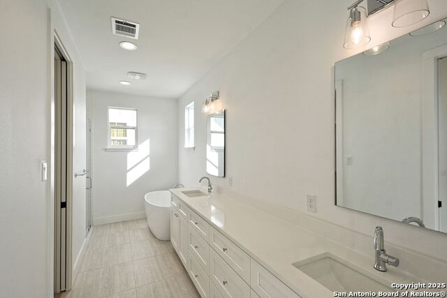 421 Constance Dr Property Photo 16