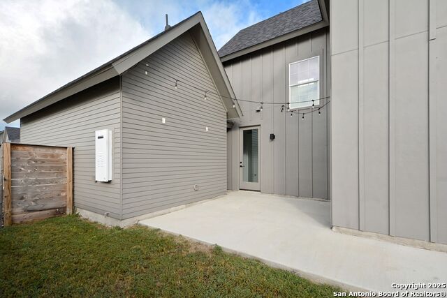 421 Constance Dr Property Photo 33