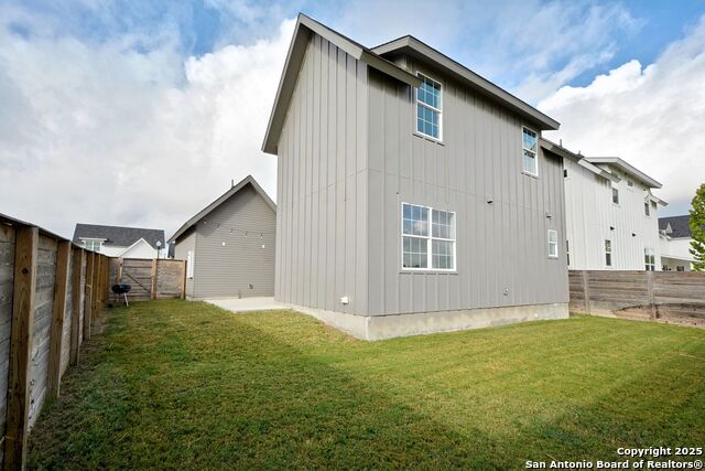 421 Constance Dr Property Photo 34
