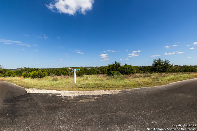 123 Levi English Property Photo 11