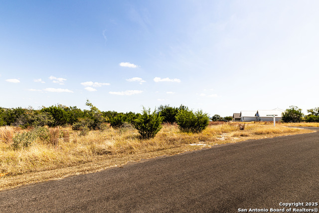 123 Levi English Property Photo 13