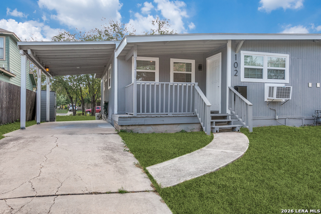 102 Mace St Property Photo 1