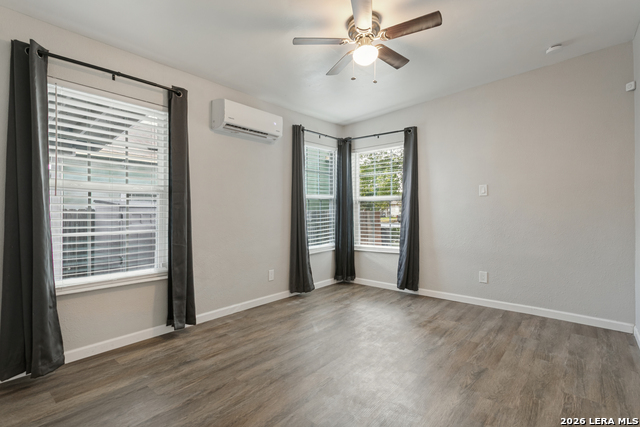 102 Mace St Property Photo 6