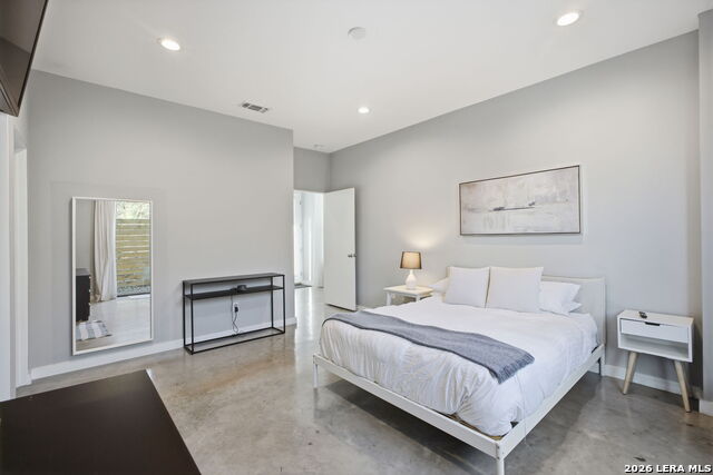 422 Hays St Property Photo 3