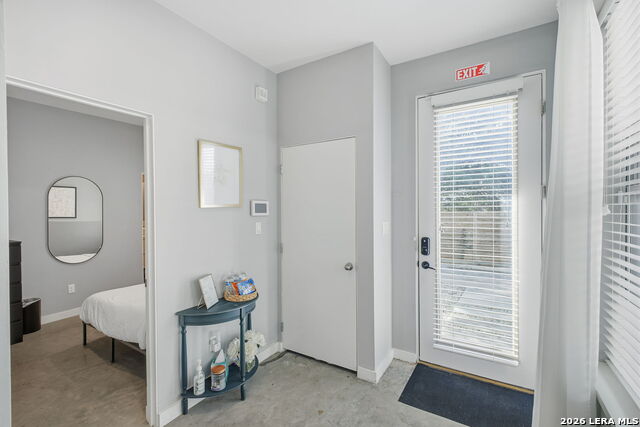 422 Hays St Property Photo 8
