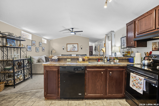 482 Center Property Photo 11