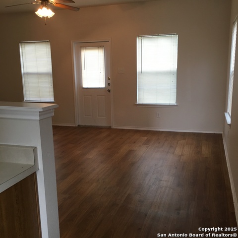 5823 Golf Bnd Property Photo 4
