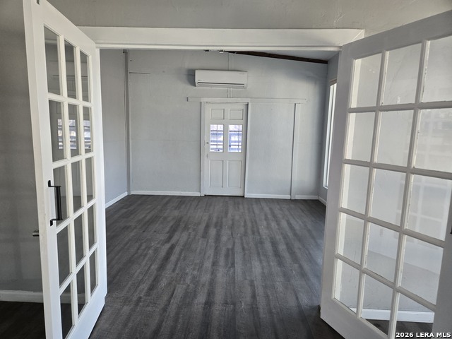 10403 Huebner Property Photo 2