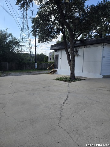 10403 Huebner Property Photo 7