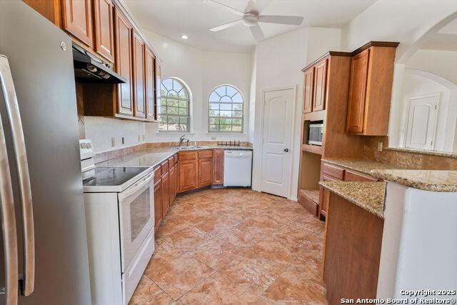 319 County Road 386 Property Photo 8