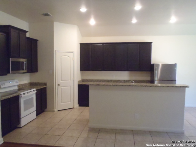 203 Azalea Way Property Photo 10