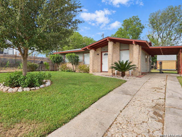 1923 Supreme Dr Property Photo 1