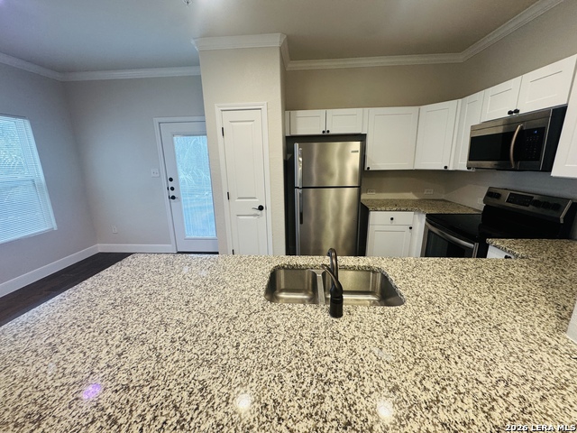 6310 Melanzane Ave Property Photo 6