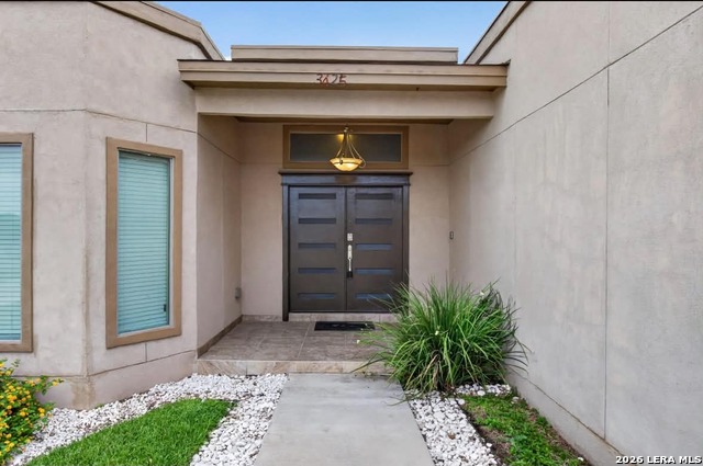 3425 Cody Dr Property Photo 2