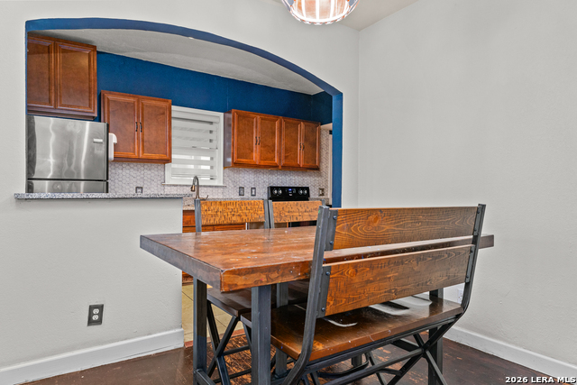 1817 Santa Monica St Property Photo 12