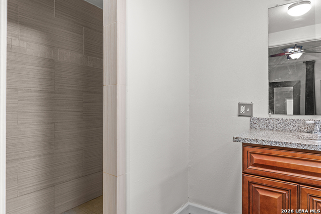 1817 Santa Monica St Property Photo 17